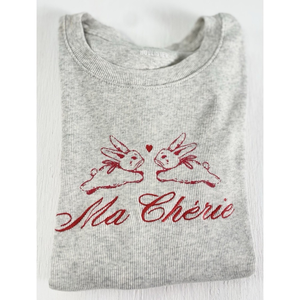 Women's Hollister Light Grey "Ma‎ Cherie" Graphic Baby Tee Ribbed M Valentine